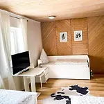 Haus 2*